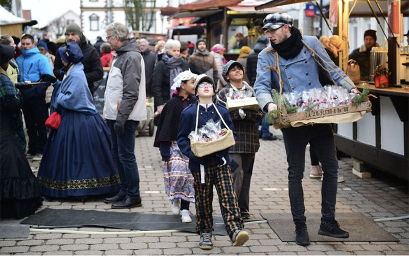 Charles Dickens-Festival lockte Besucher in die Nelkenstadt