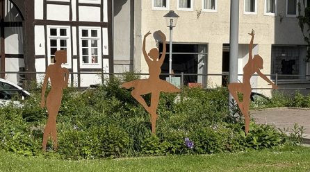 »Kleinstadtmenschen« in der Innenstadt ausgestellt