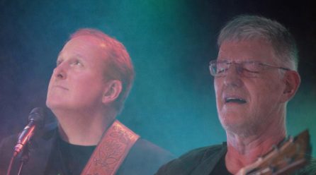 Volkwin Müller und Bert Halbwachs spielen im Weinkeller